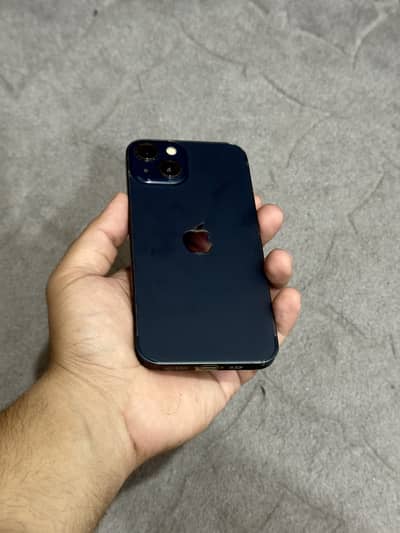 Apple iPhone 13