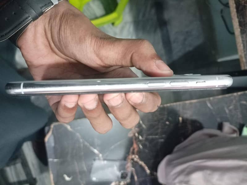 Apple iPhone 11 pro 3