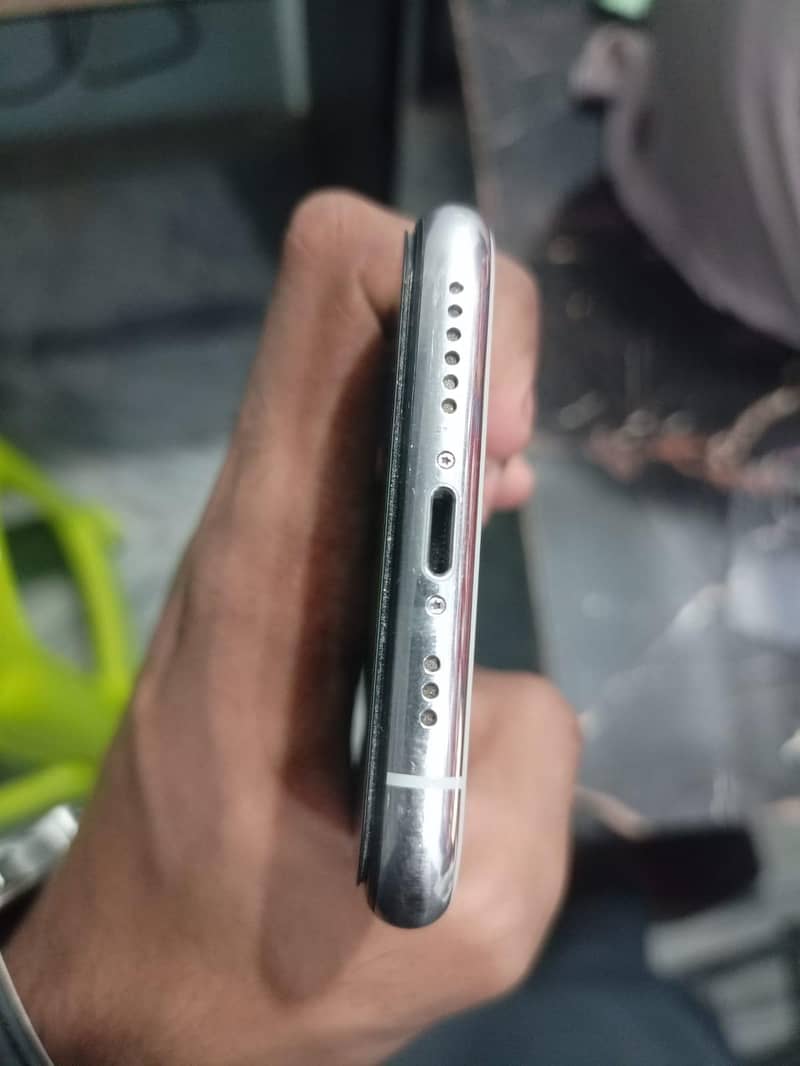 Apple iPhone 11 pro 5