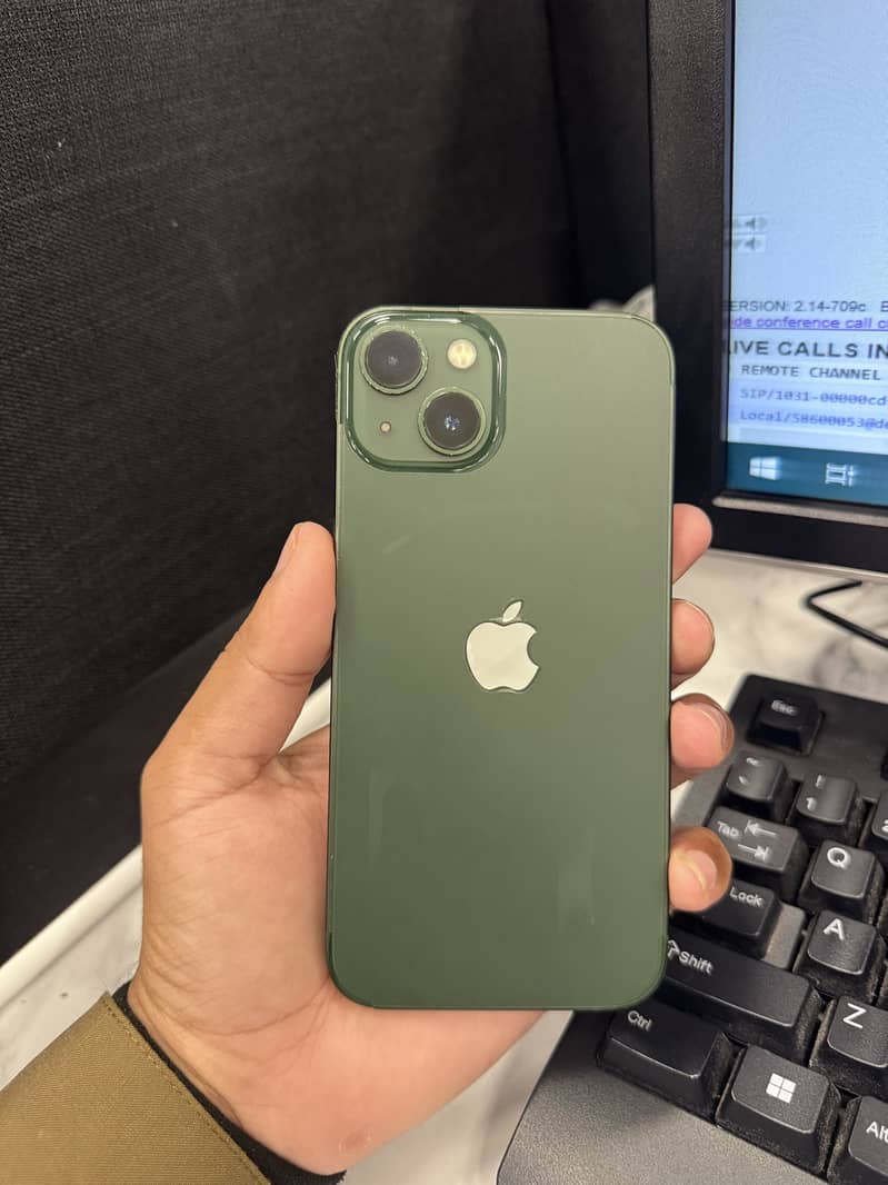 Apple iPhone 13 2