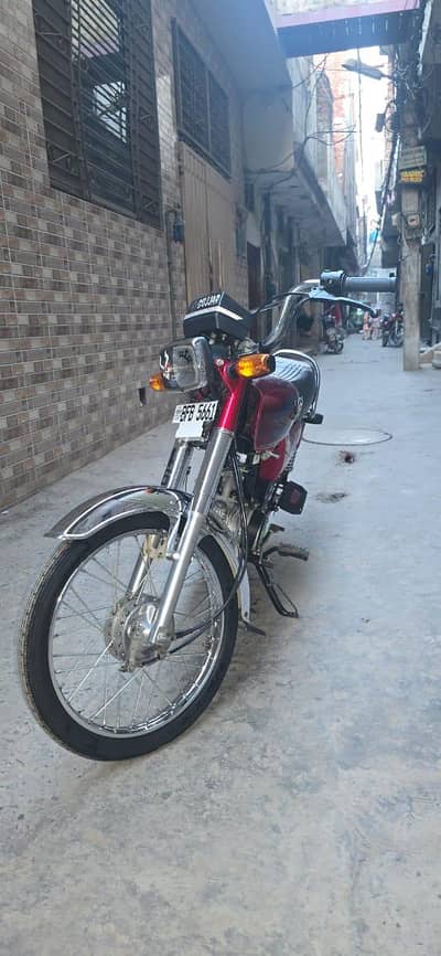 road prince CD 70 red colour