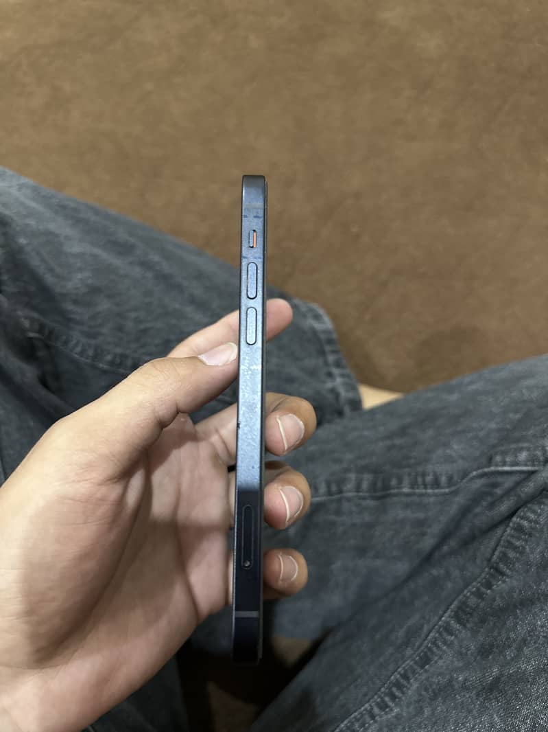 Apple iPhone 12 2