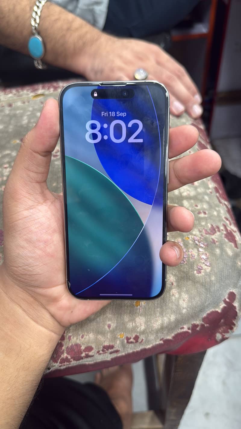 Apple iPhone 15 Pro 0