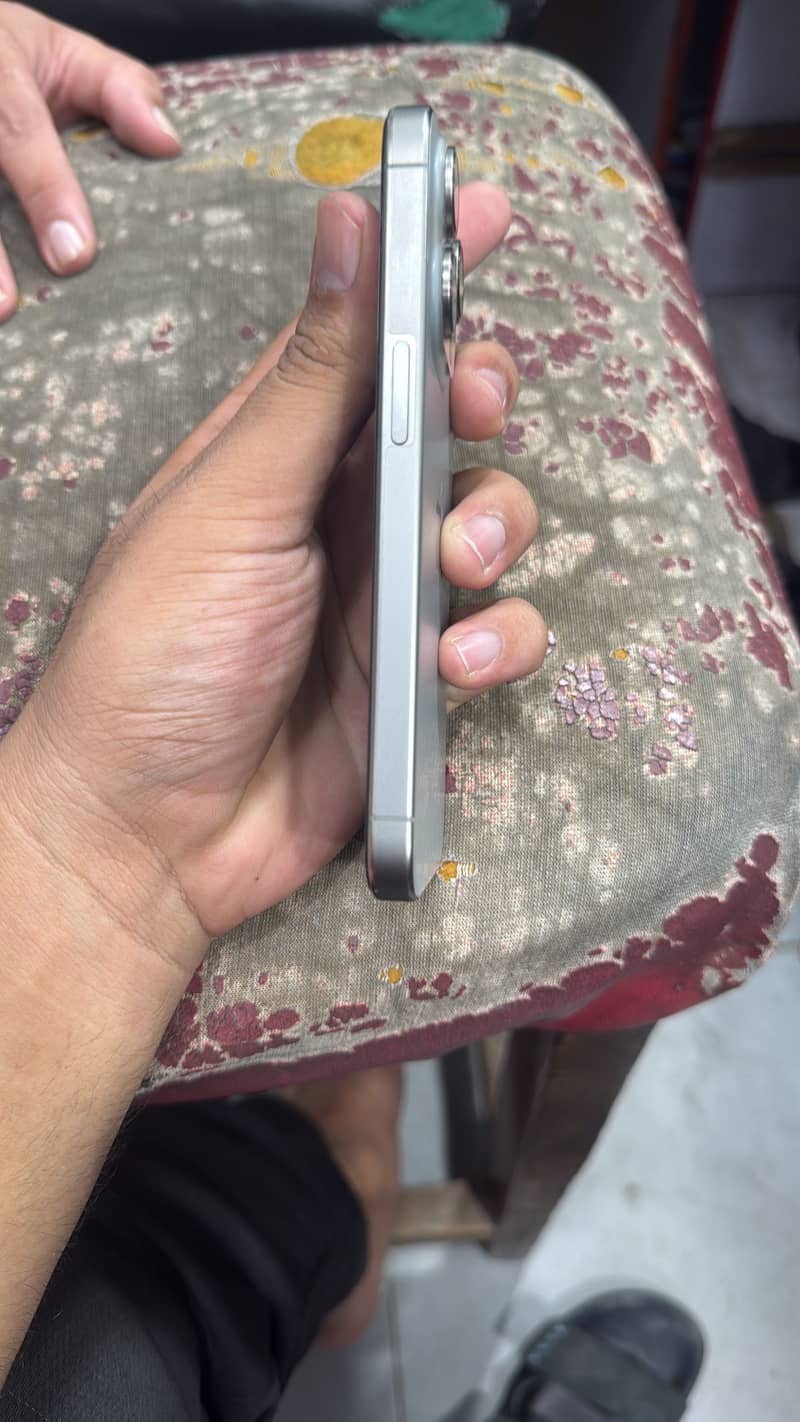 Apple iPhone 15 Pro 1