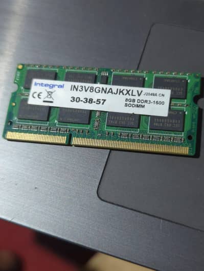 8 GB RAM