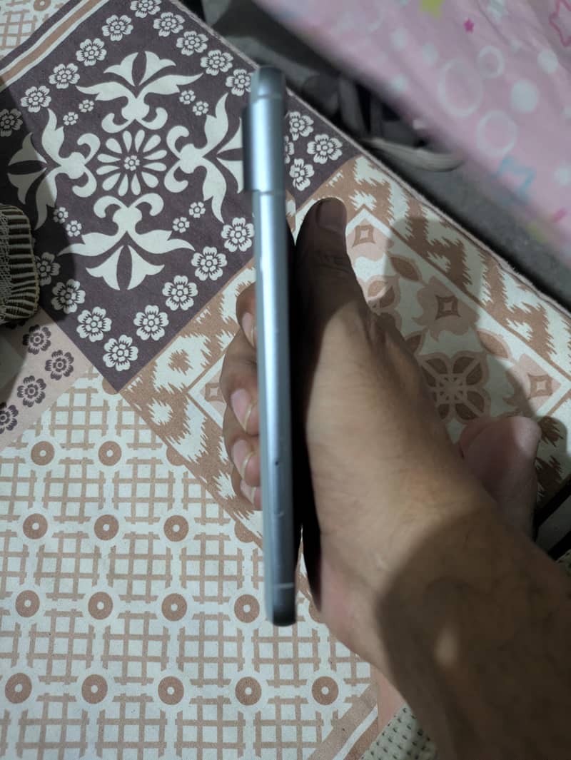 Google Pixel 8 3
