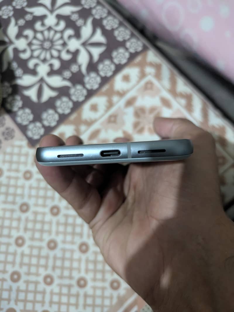 Google Pixel 8 7