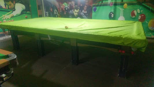 Snoker table and complete club for sale 3 tables all accessories