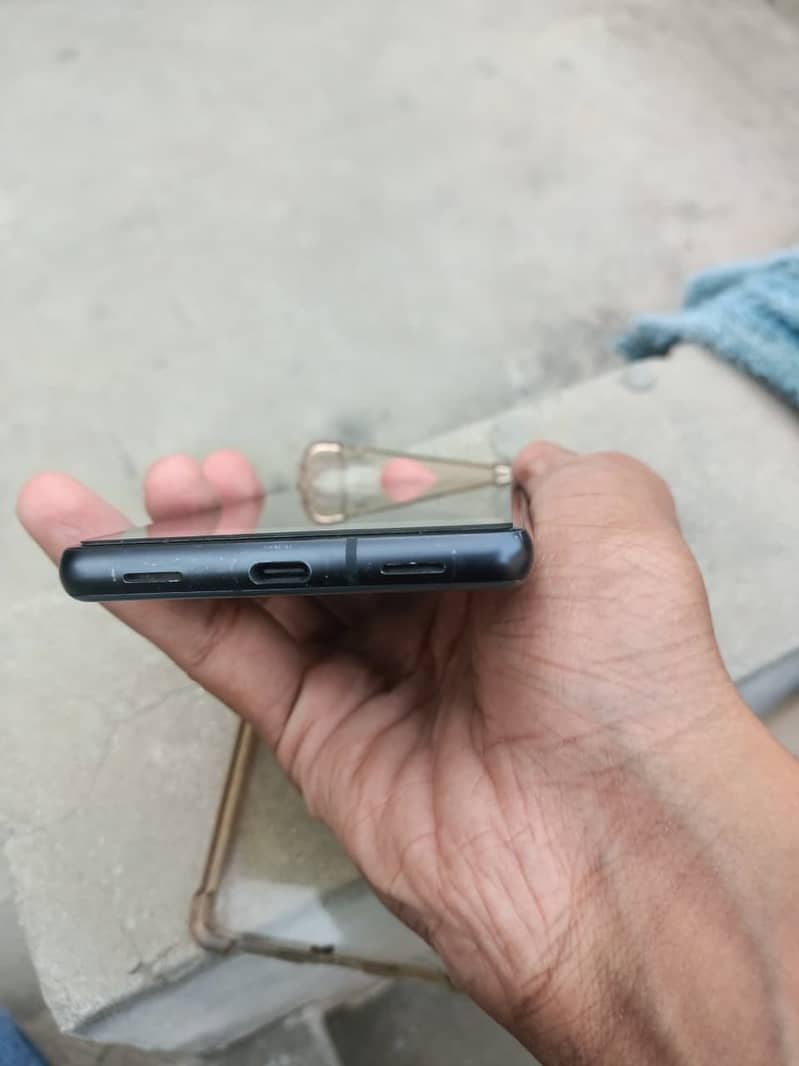 Google Pixel 7a 5