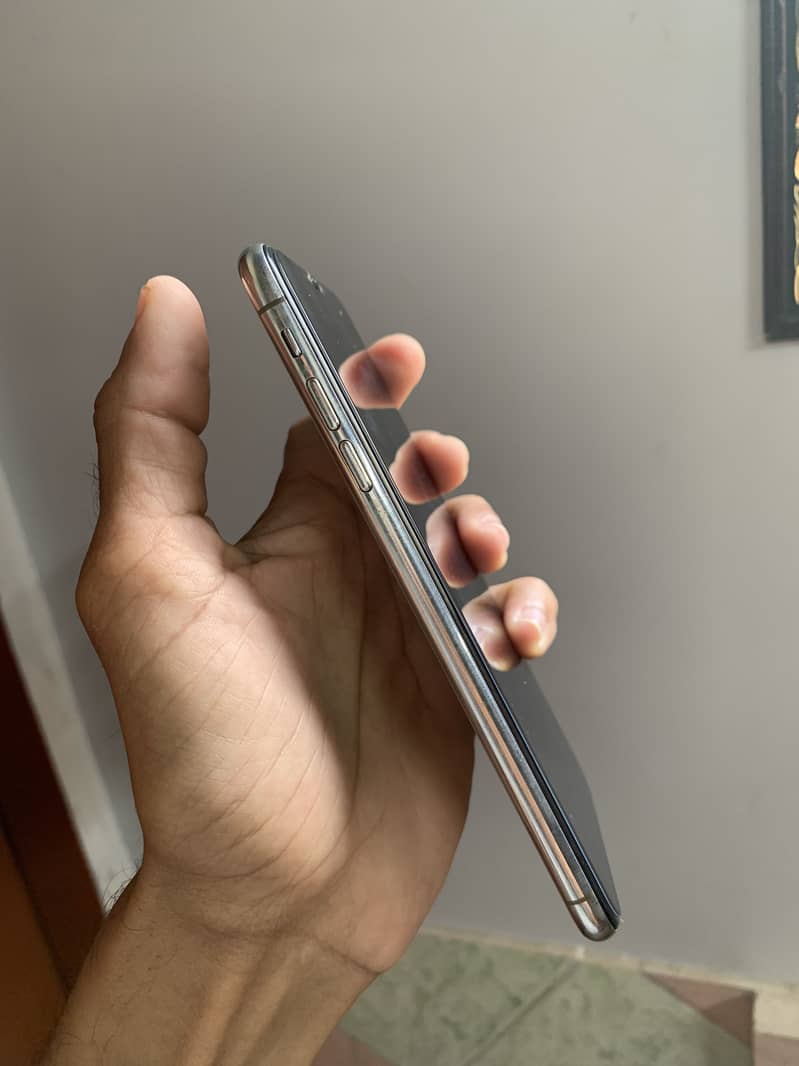 Apple iPhone X 2