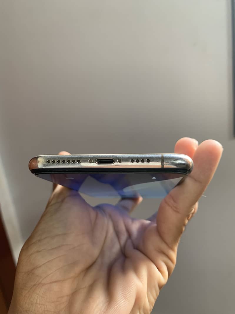 Apple iPhone X 3