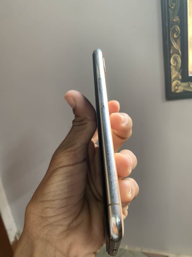 Apple iPhone X 5