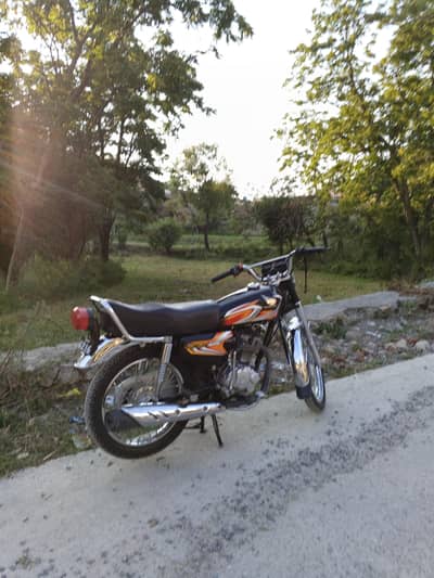 I am selling my 20222 model 125