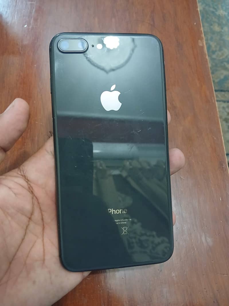 Apple iPhone 8 Plus 1