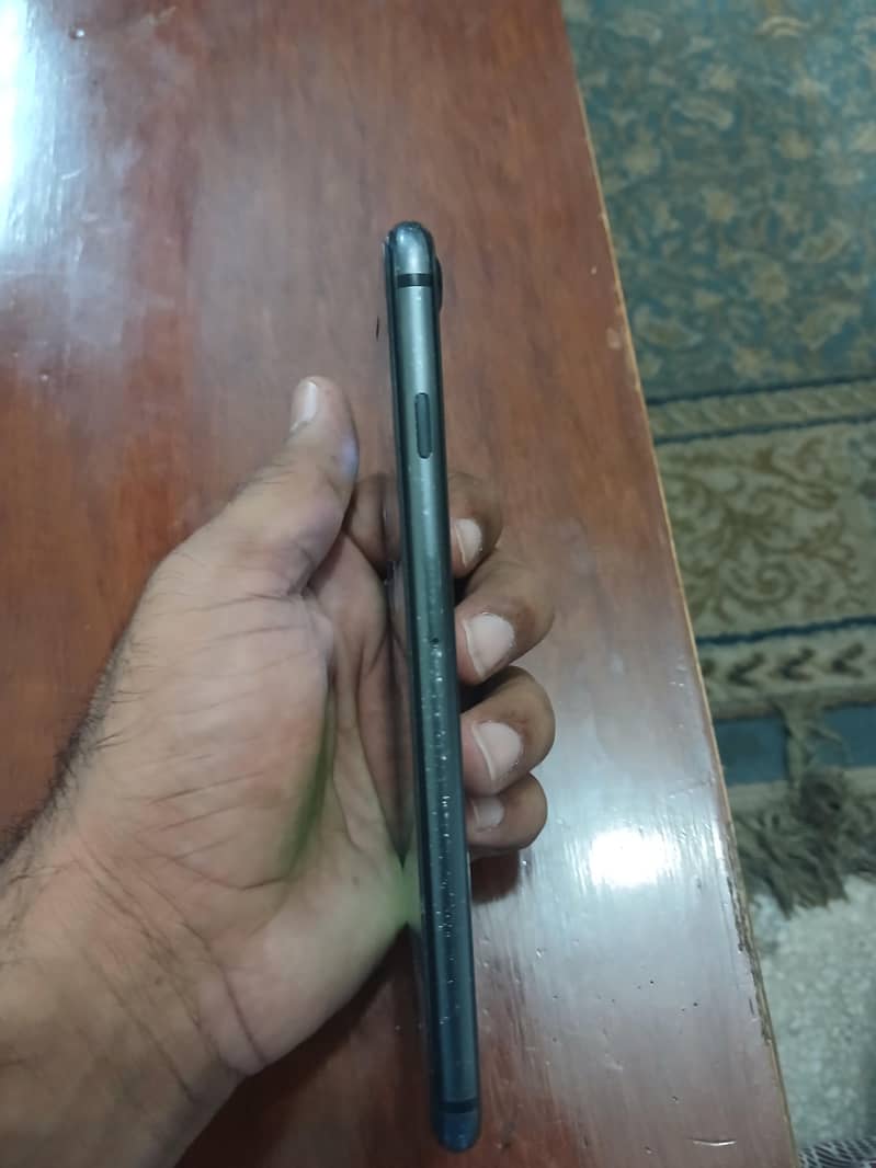 Apple iPhone 8 Plus 2