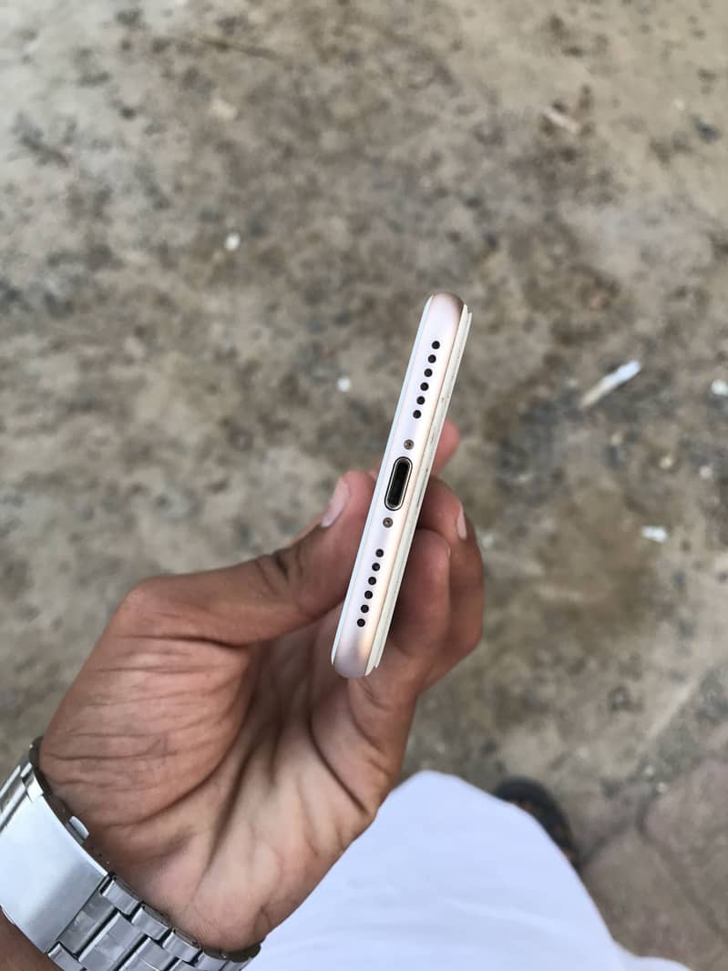 Apple iPhone 7 5