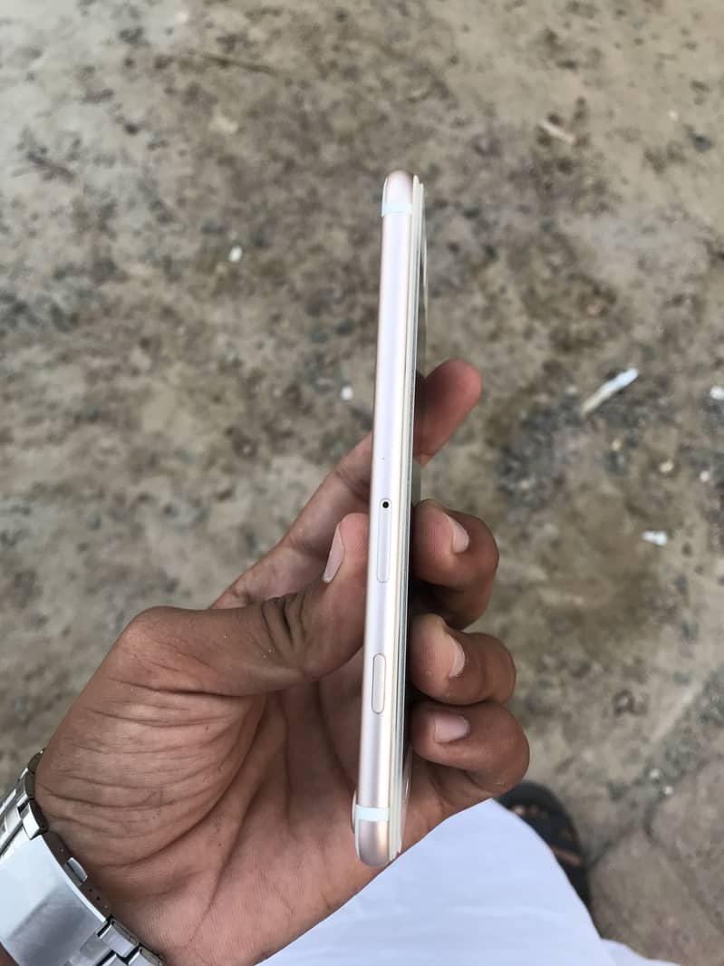 Apple iPhone 7 7
