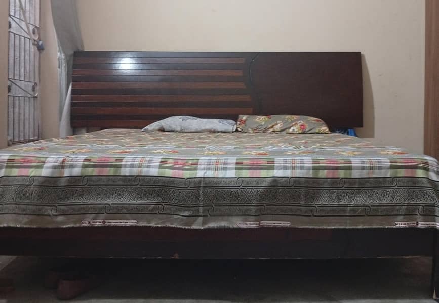king size bed 0