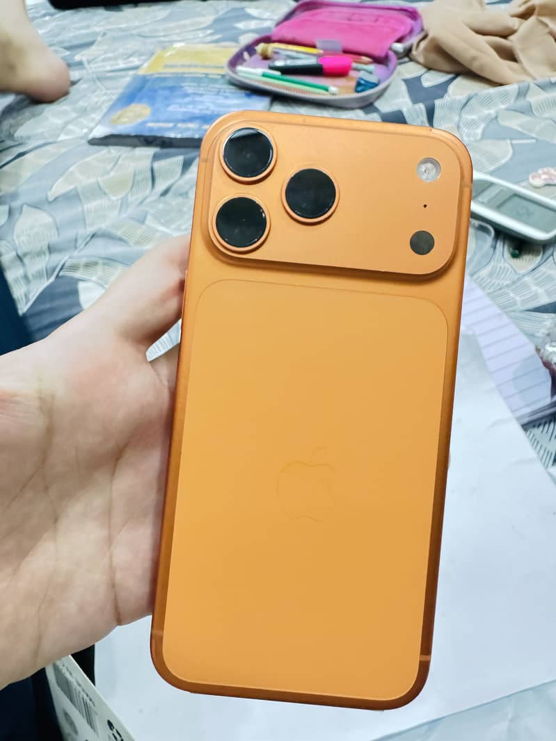 Apple iPhone 17 Pro Max 0