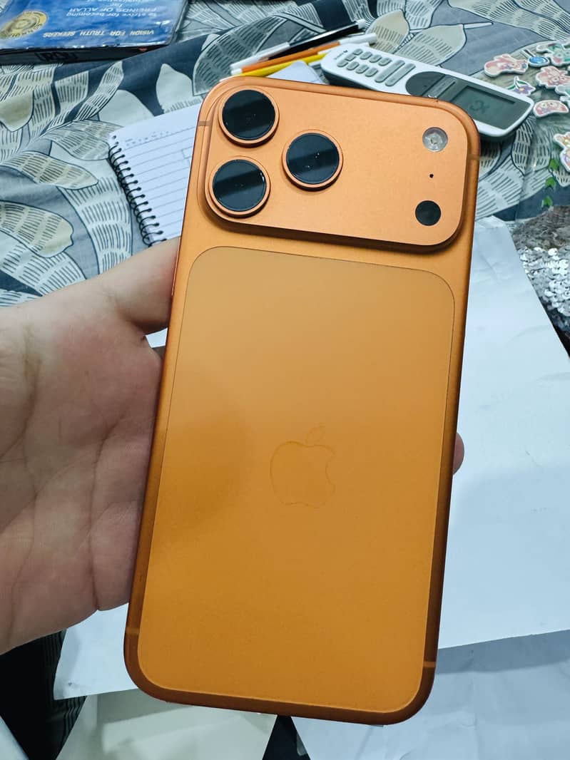 Apple iPhone 17 Pro Max 1