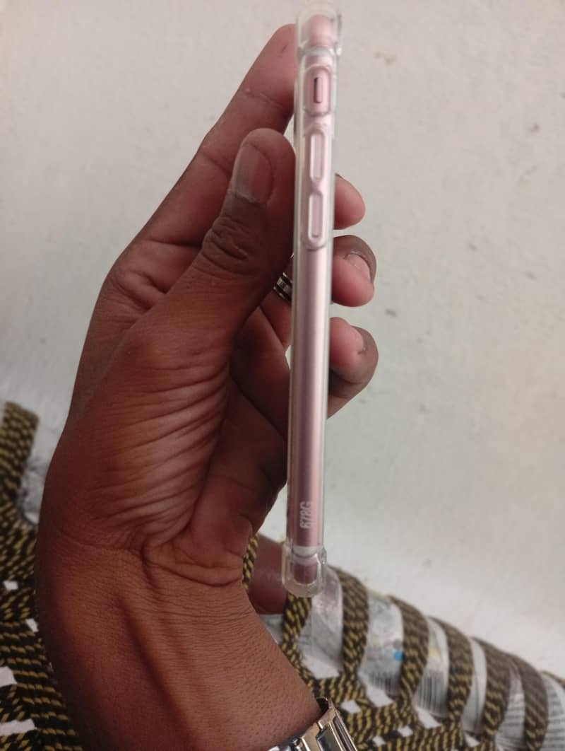 Apple iPhone 7 2