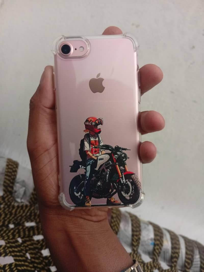 Apple iPhone 7 3