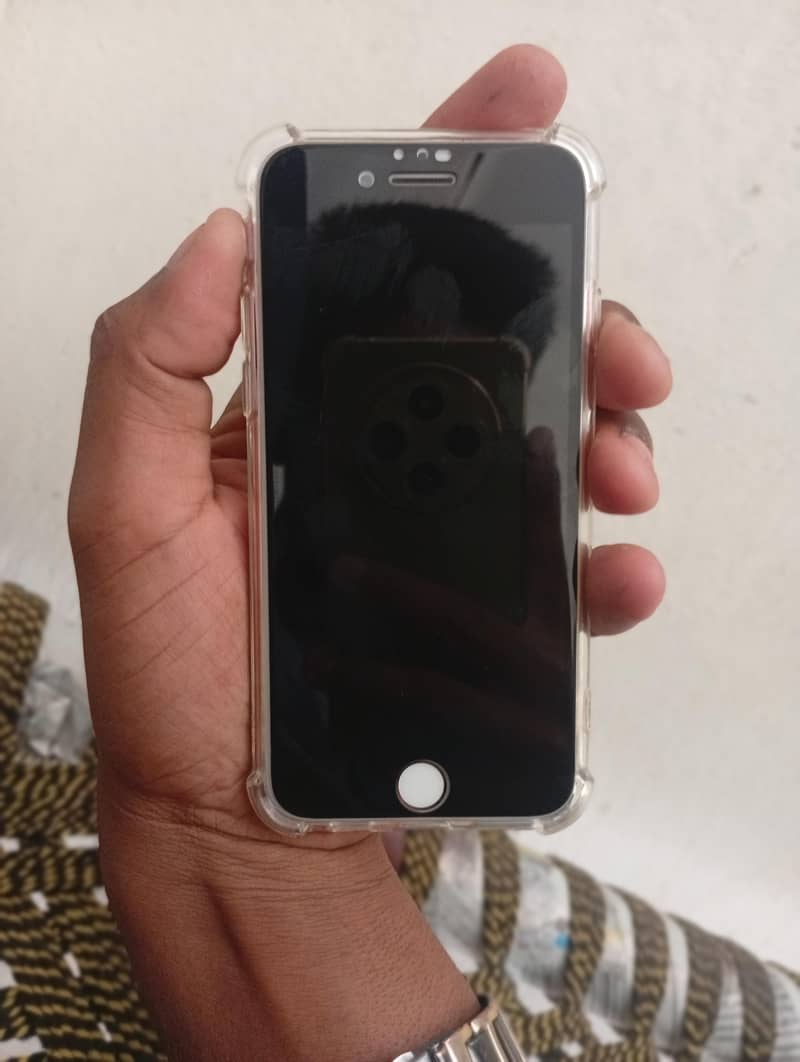 Apple iPhone 7 4