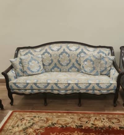Decent Furniture 6 seater Original Wood Sofa Set
