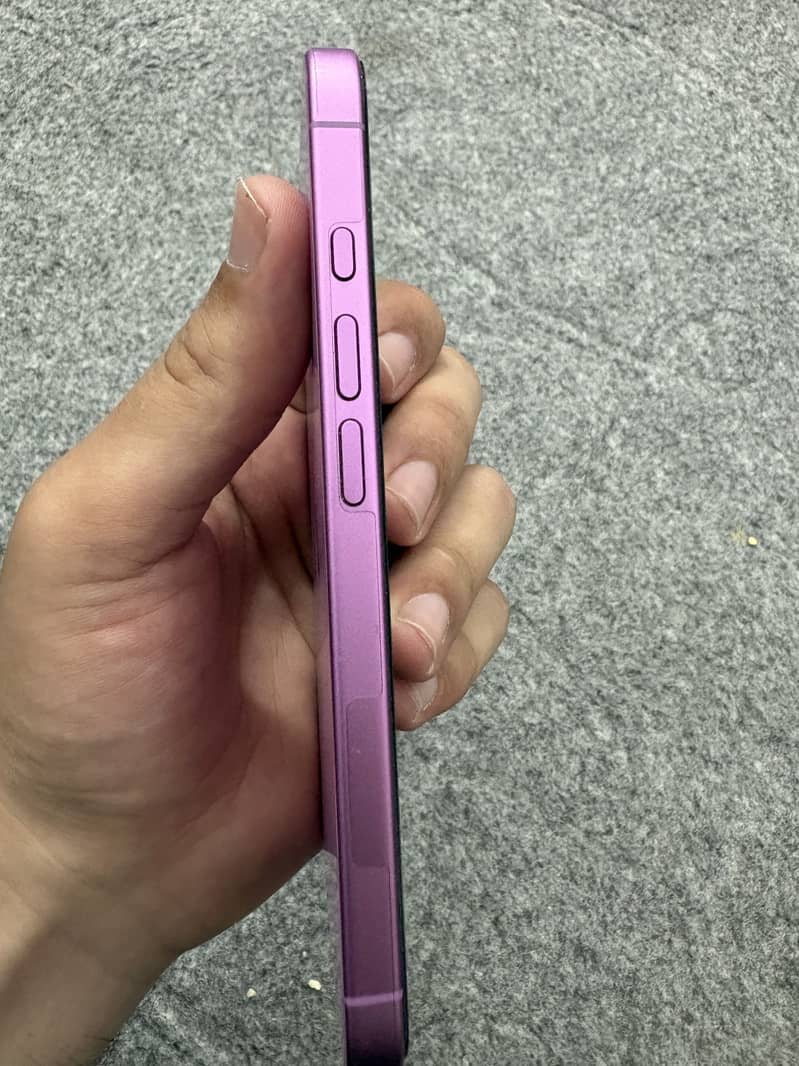 iPhone 16 3