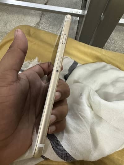 Apple iPhone 6S