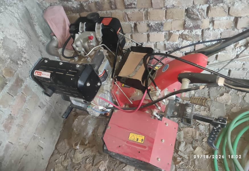 ڈیزل منی پاور ٹیلر / گوڈی کرنے والی مشین برائے فروختOption 1