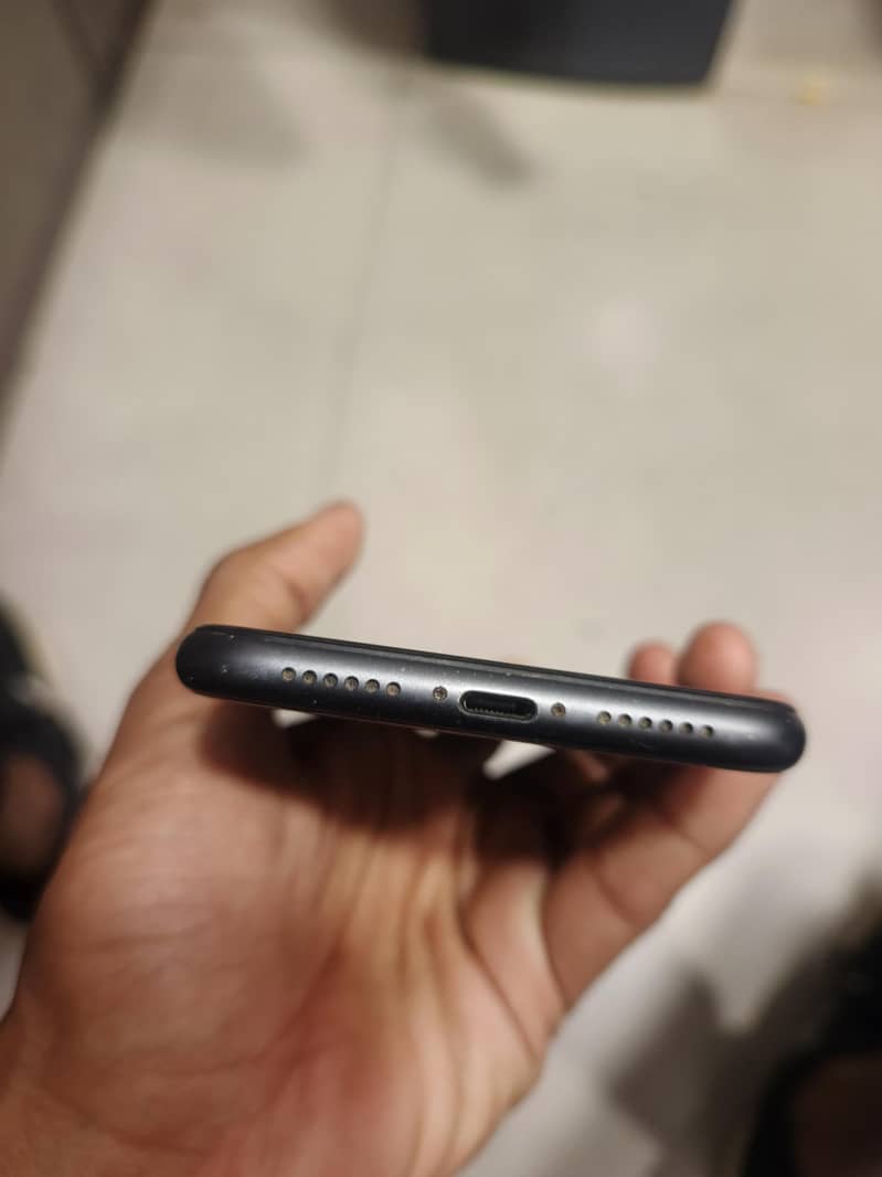 Apple iPhone 11 0