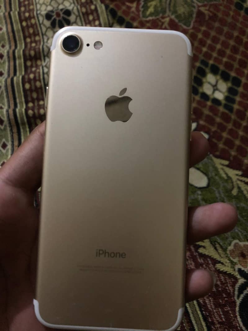 Apple iPhone 7 0