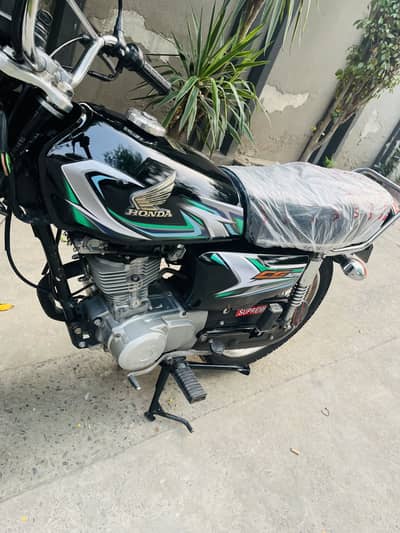 Honda CG 125 2023 model 10/10 condition best for 2024