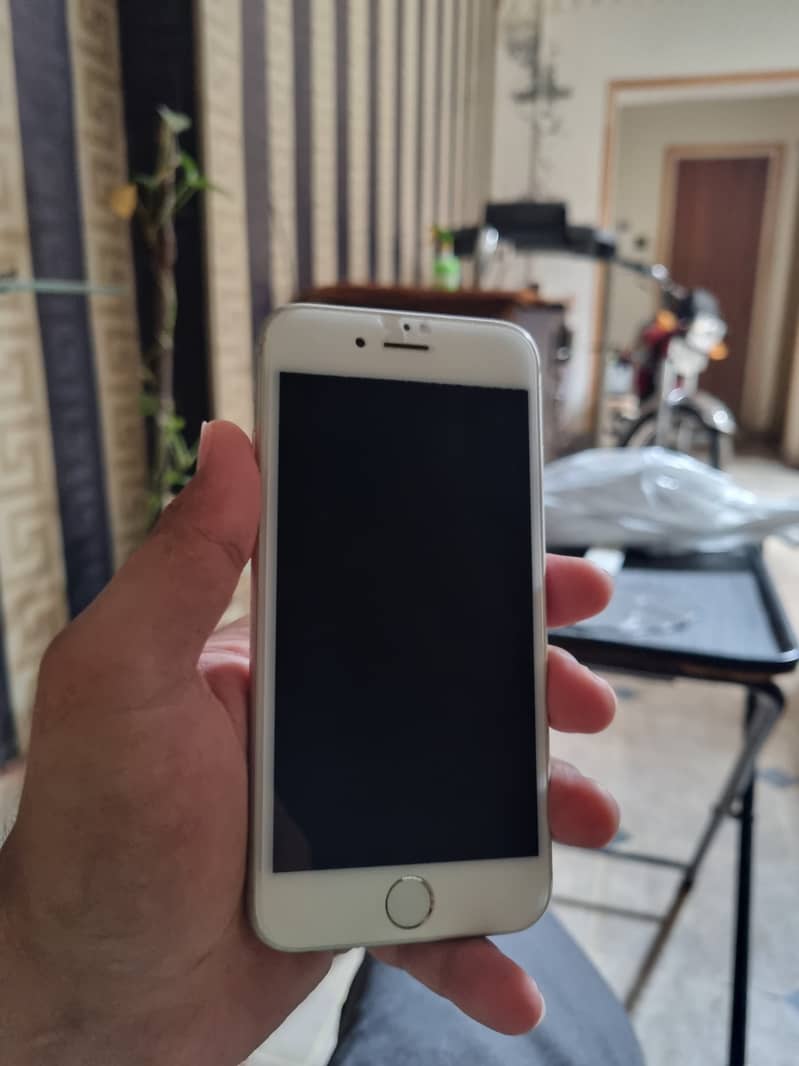 Apple iPhone 6S 3