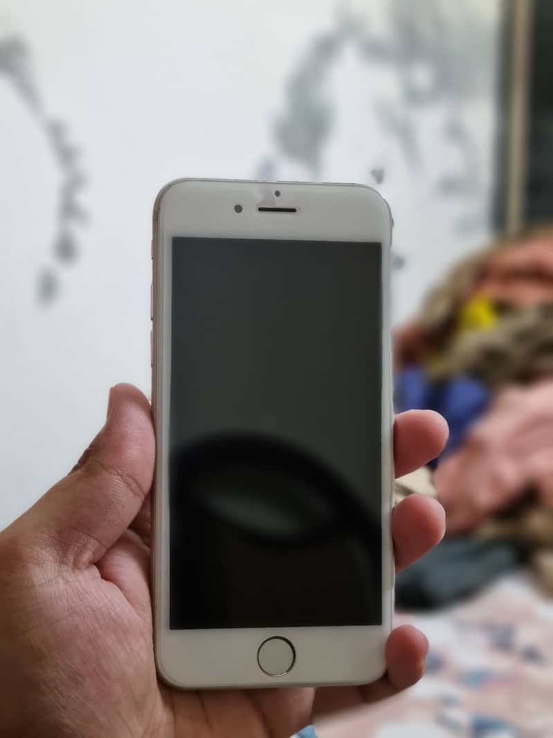 Apple iPhone 6S 4
