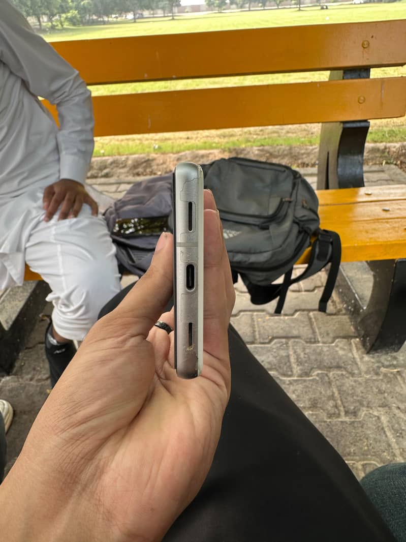 Google Pixel 7a 2