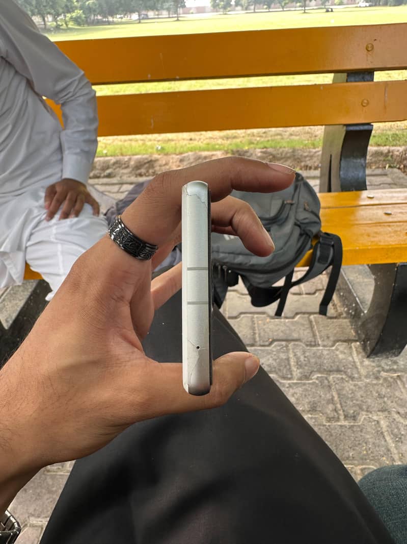 Google Pixel 7a 3