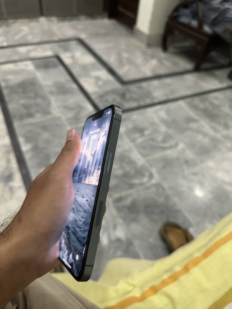 Apple iPhone 13 Pro 2