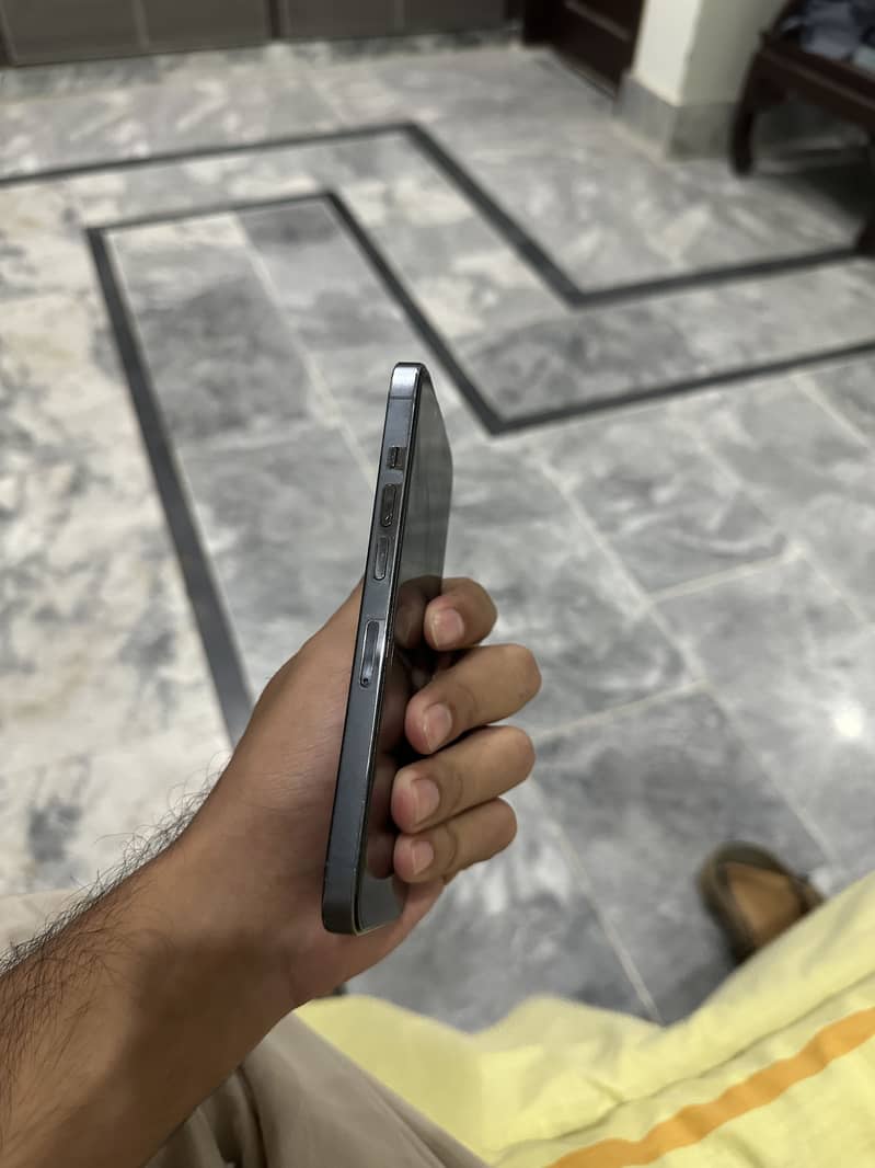 Apple iPhone 13 Pro 4