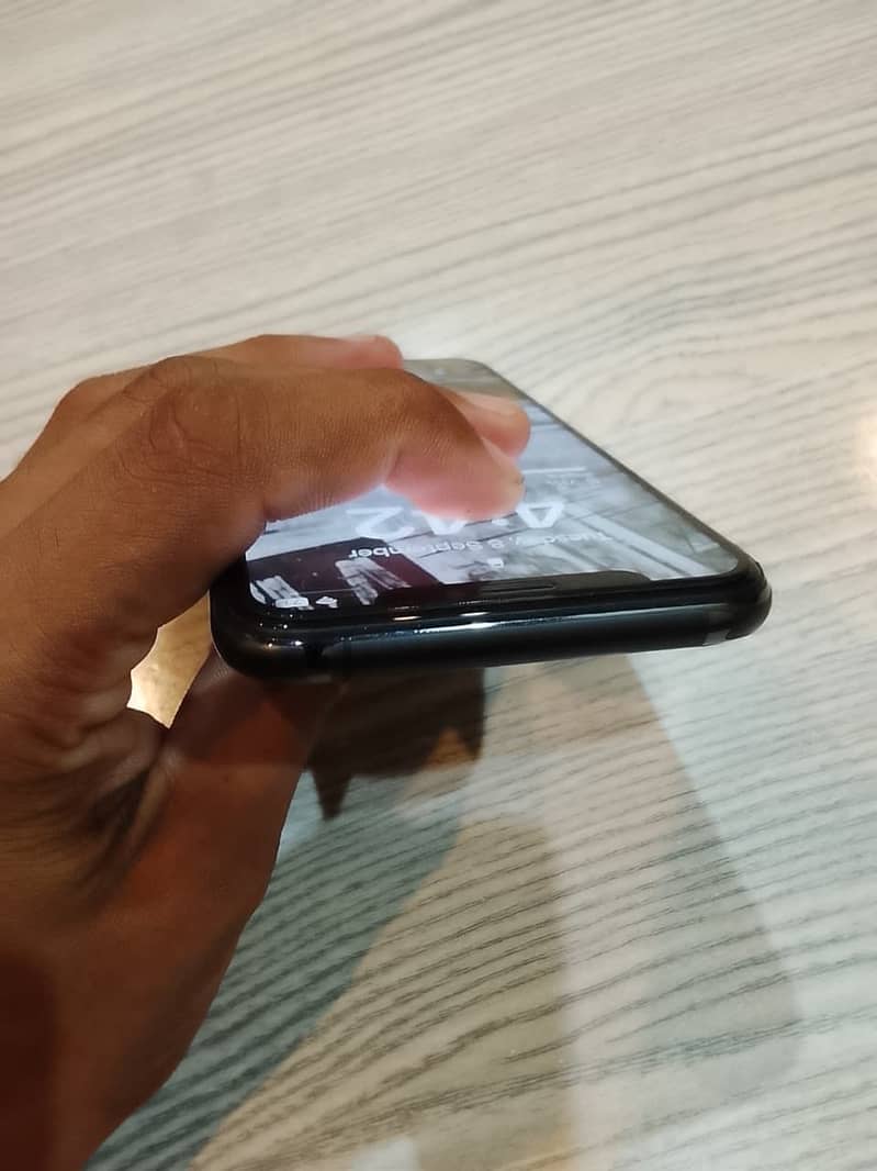 Apple iPhone XS 1