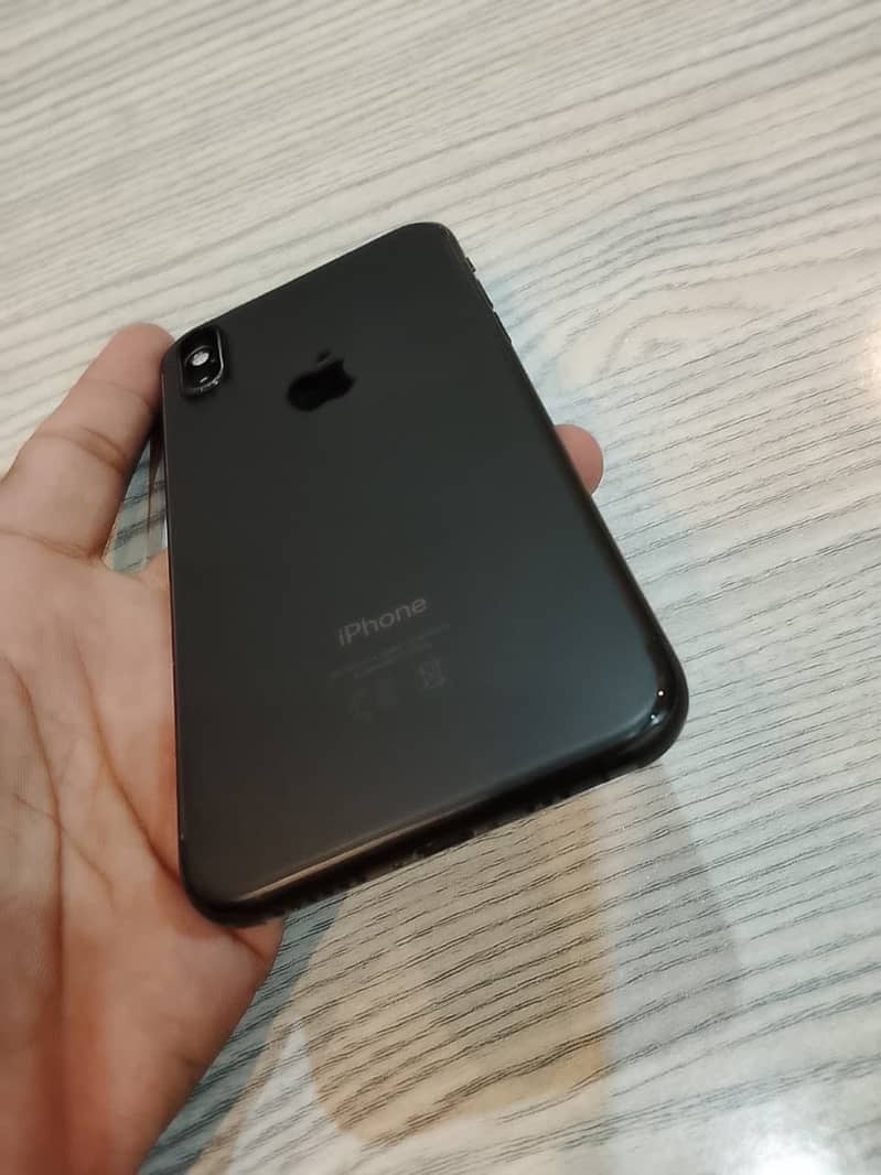 Apple iPhone XS 3
