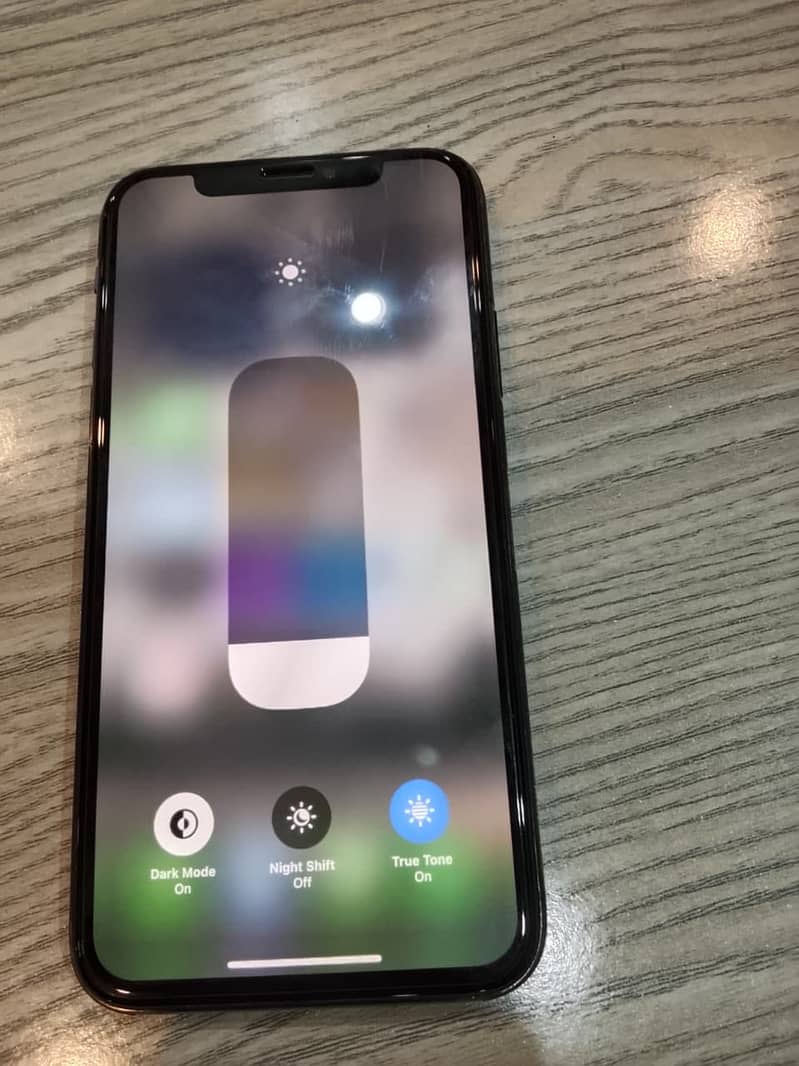Apple iPhone XS 4