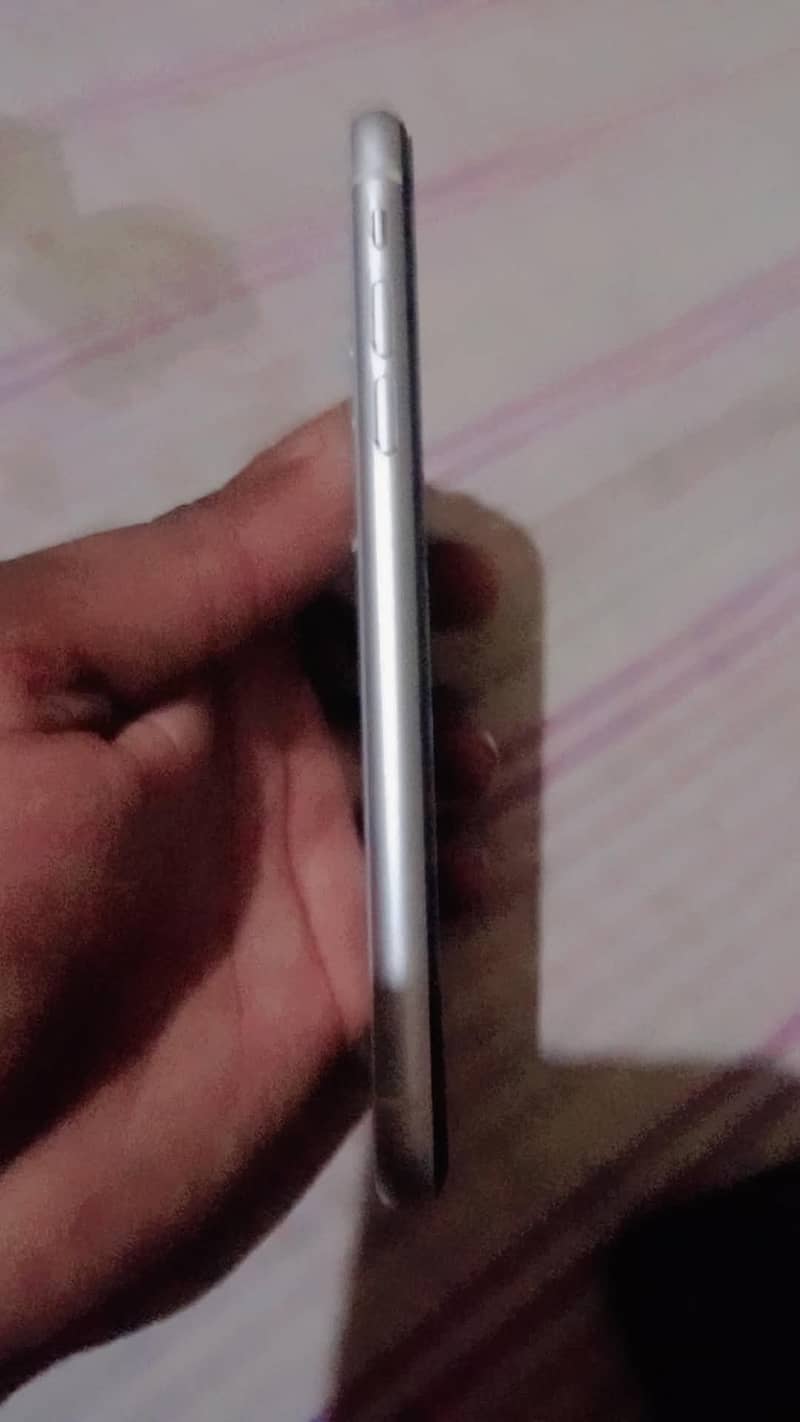 Apple iPhone 11 3