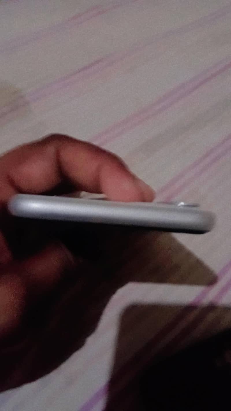 Apple iPhone 11 5