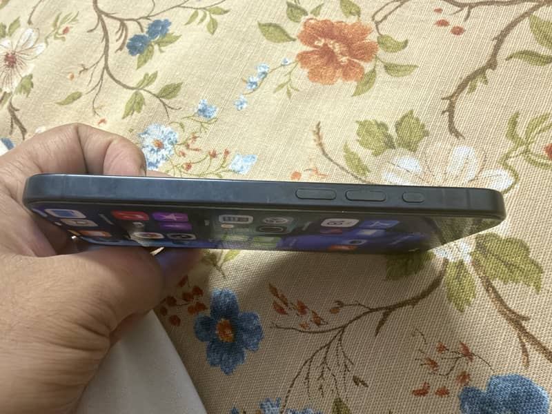 Iphone 15 pro 2