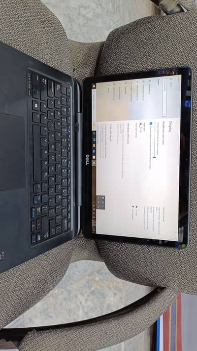 Dell Latitude 7350