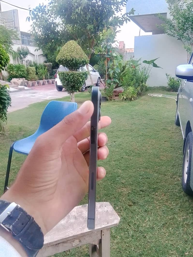 Apple iPhone 12 Pro Max 3