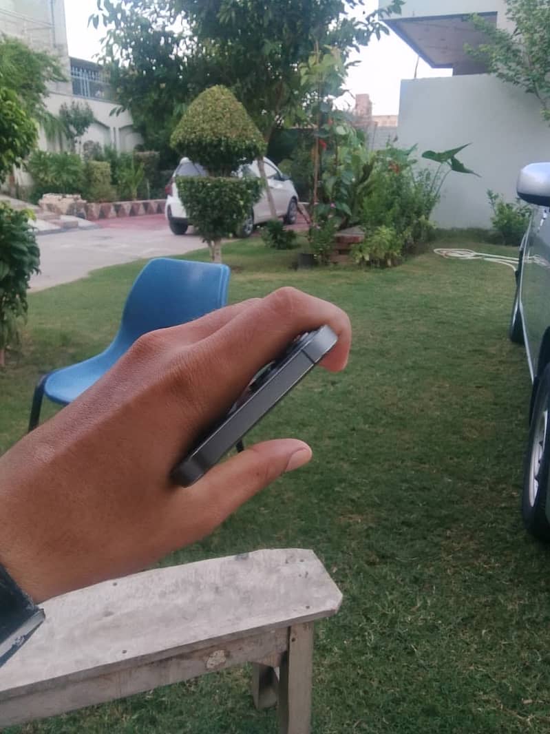 Apple iPhone 12 Pro Max 4