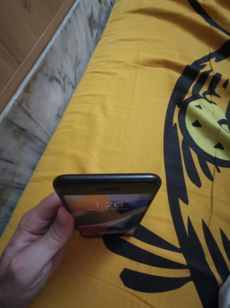 Apple iPhone 7 Plus 1